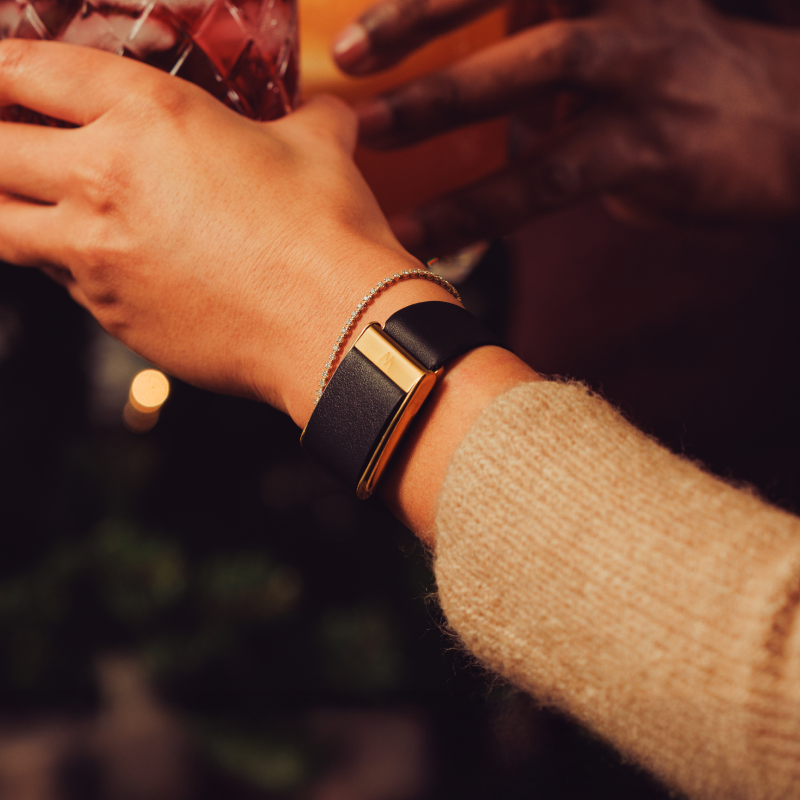 Whoop 5.0 LeatherLuxe Tapered Band - Black and Gold 03